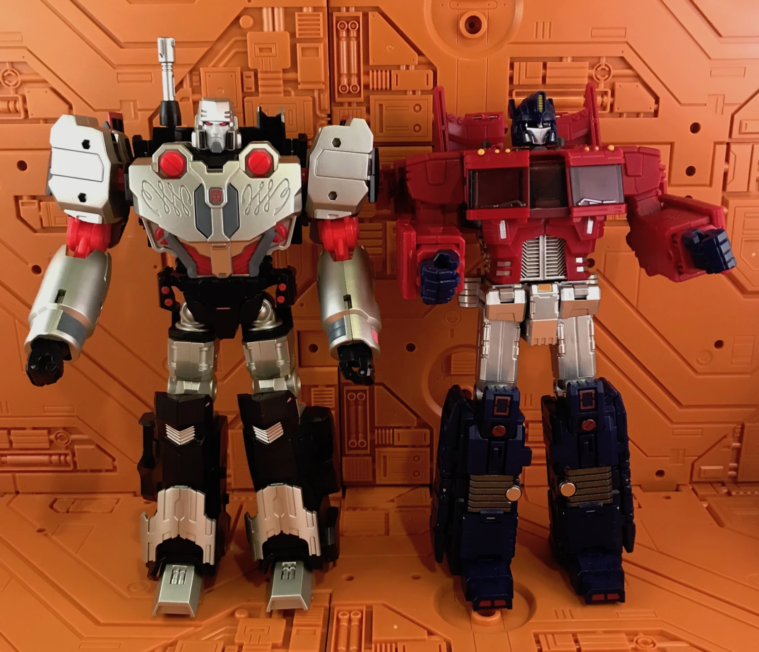 Zeta Toys EX-01 MP10 Optimus Prime - Image 2