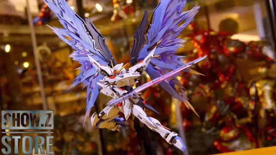 Metal Club 1/100 ZGMF-X42S Destiny Gundam W/ ZGMF-X10A Freedom Gundam Color Scheme - Image 4